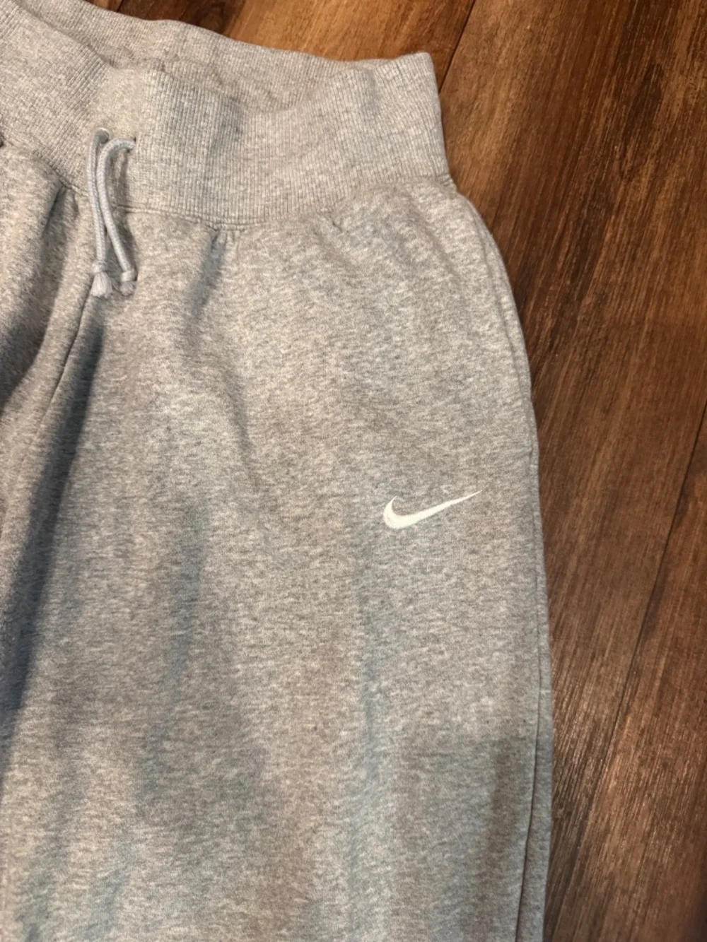 Nike Women’s Grey Fleece Jogger Sweatpants Small